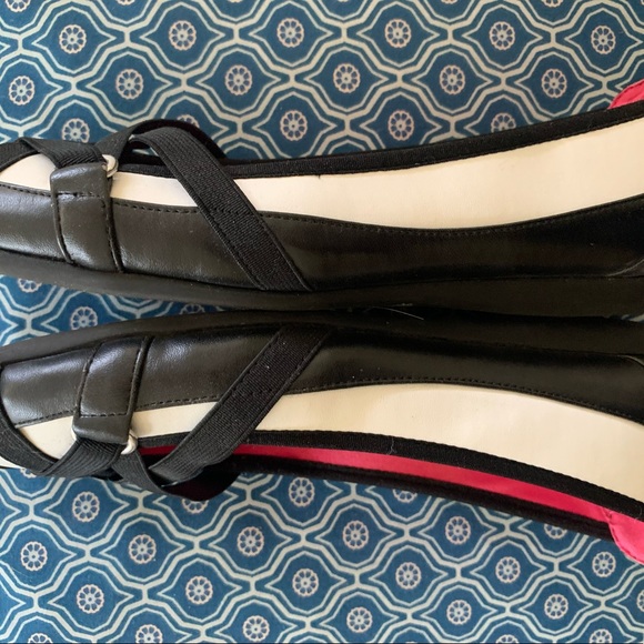 Adrienne Vittadini Sport flats size 8 - Picture 3 of 4